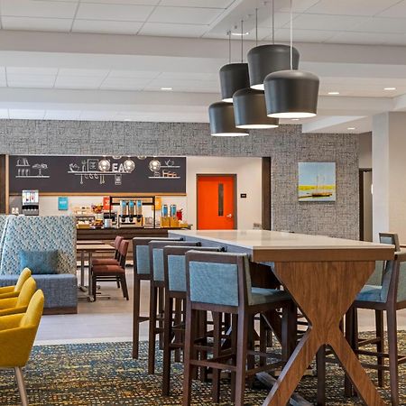 Hampton Inn Midland, On Exterior photo