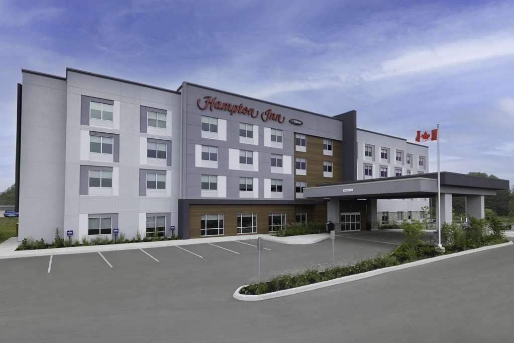 Hampton Inn Midland, On Exterior photo