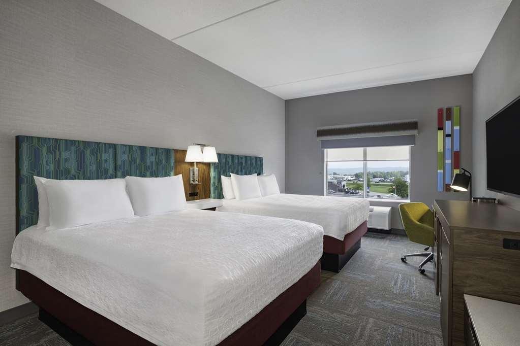 Hampton Inn Midland, On Room photo